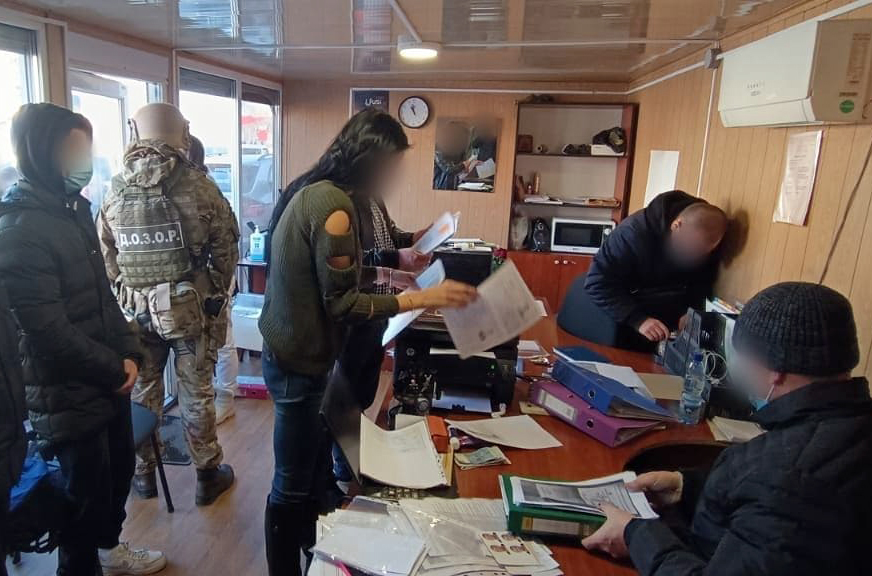 Police shut down fraudulent Covid-19 documents operation in Zakarpattia Oblast
