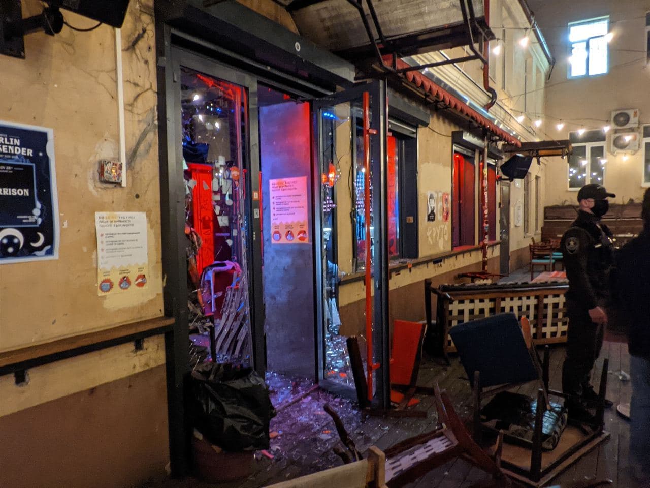 Unknown men brutally attack famous Kyiv bar