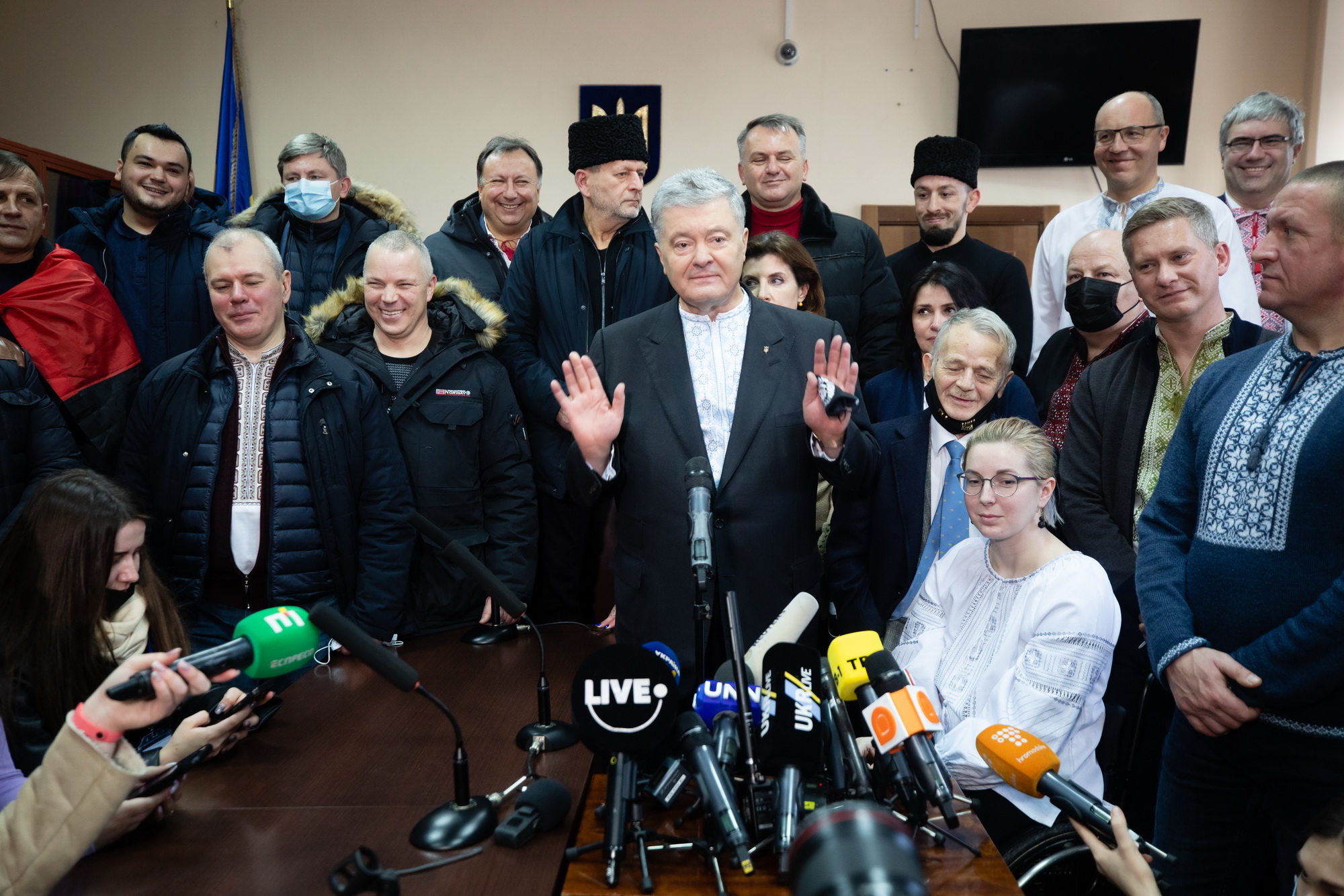 Court rules not to arrest Poroshenko
