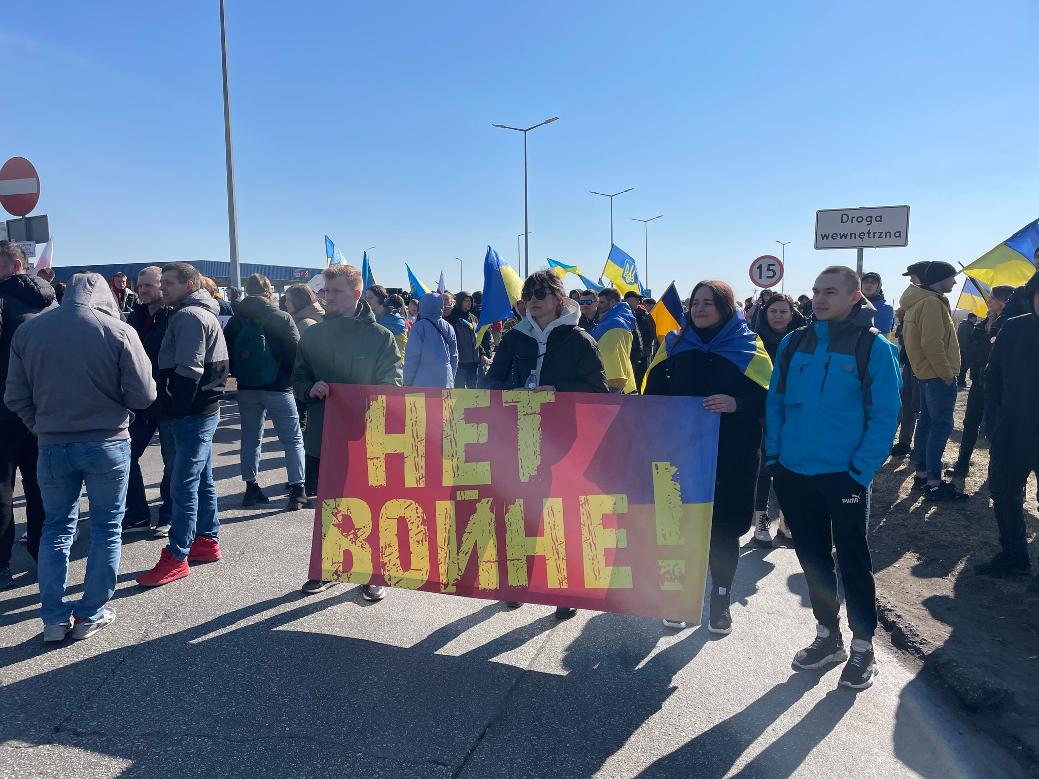 Ukrainian activists block trucks at Poland-Belarus border, demand halting EU trade with Russia