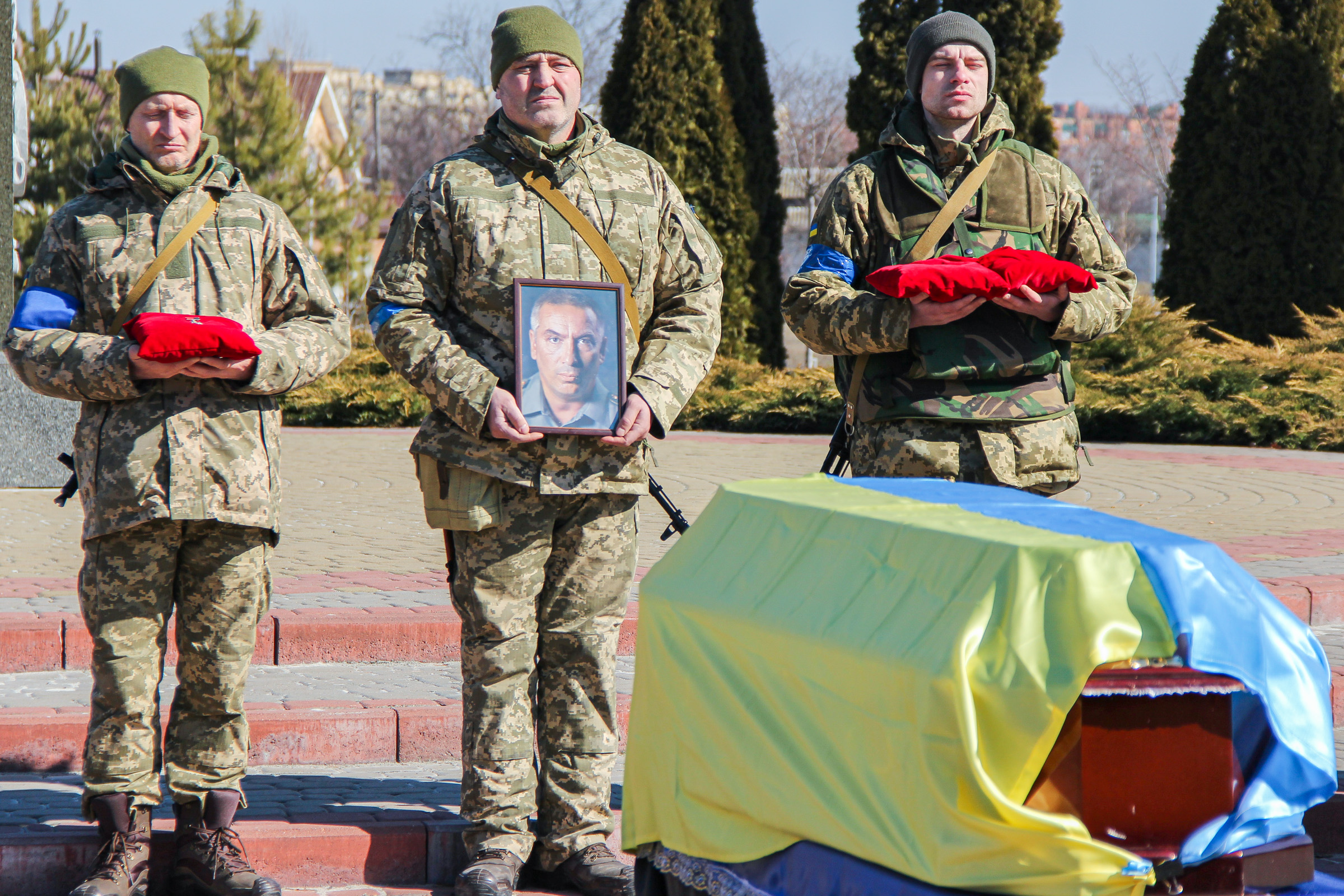 Family and fellow soldiers bid farewell to heroic colonel Gudz killed in Donbas