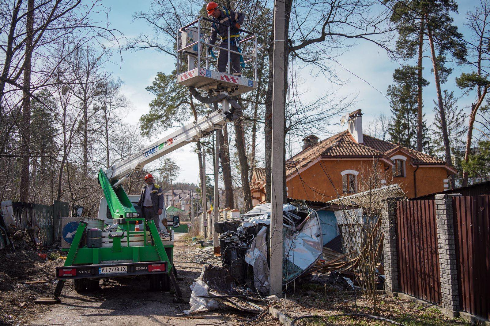 Energy workers targeted by Russian Lancet drone during repair in Donetsk Oblast