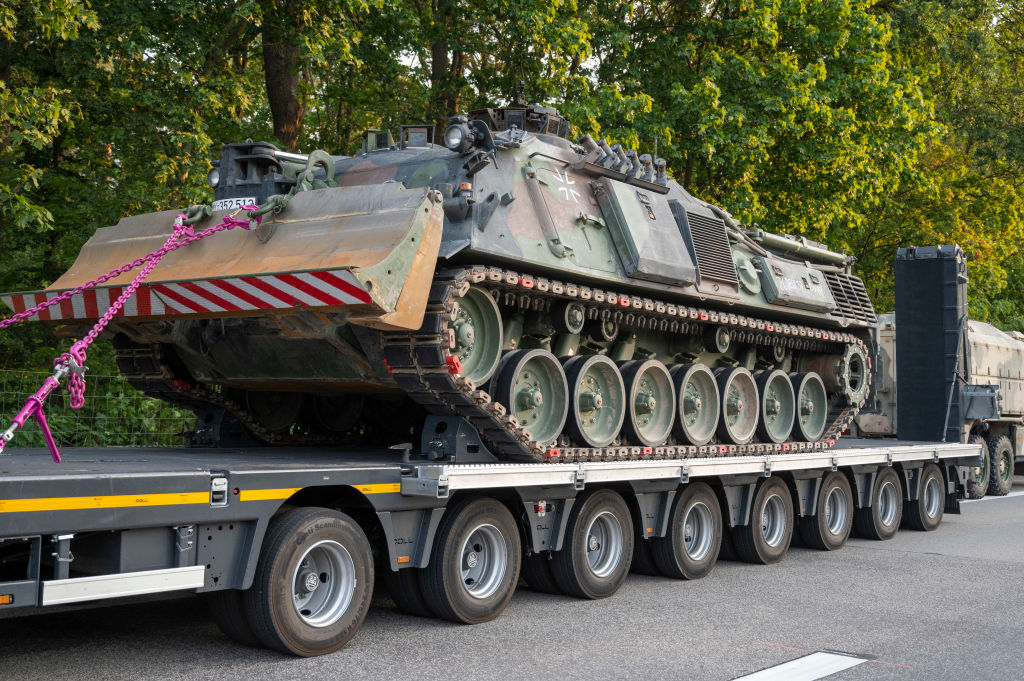 Germany delivers Dachs vehicles, machine guns to Ukraine