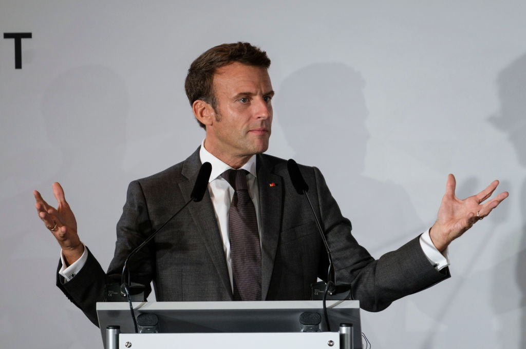 Macron: EU to provide Ukraine with more military gear, French howitzers