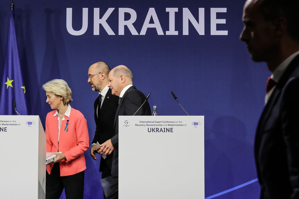Ukraine war latest: Zelensky makes new plea for foreign aid