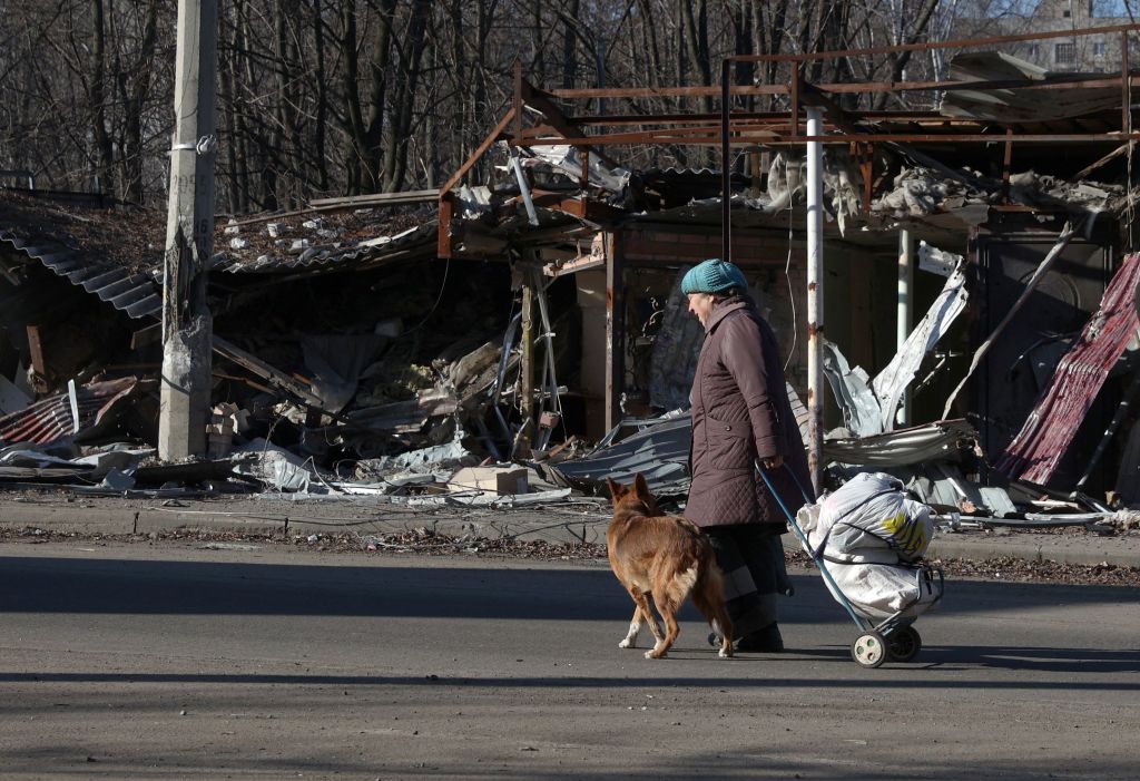 Ukraine war latest: Russian mass strike kills 11 across Ukraine, Moscow intensifies offensive in the east
