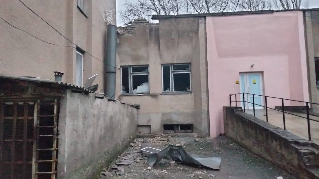 Russia attacks 8 Ukrainian regions over the past day, killing 5 people
