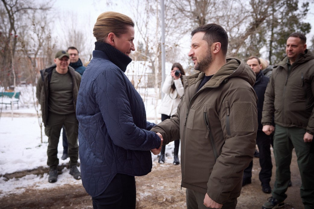 Zelensky comes to Mykolaiv with Danish PM, meets with local officials