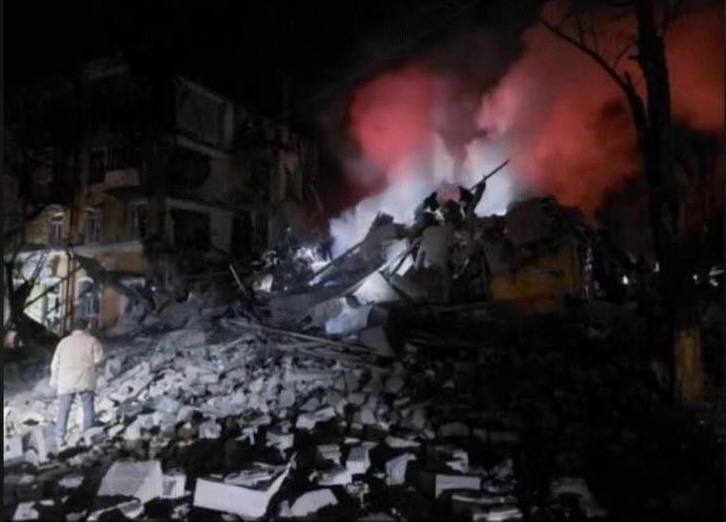 Russian missile strike on residential building in Kramatorsk kills at least 2, injures 7