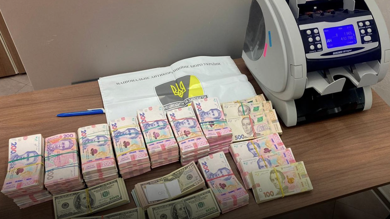 Anti-corruption prosecutor: Deputy community development minister caught taking $400,000 bribe