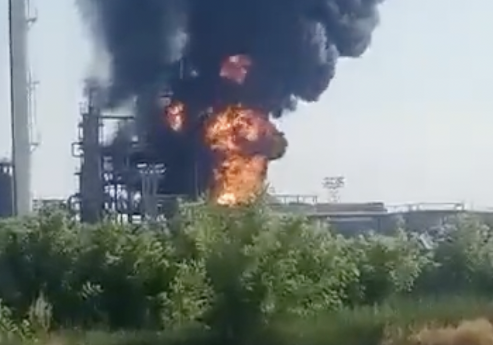 Russian oil refinery formerly owned by Medvedchuk’s wife ablaze in Rostov region