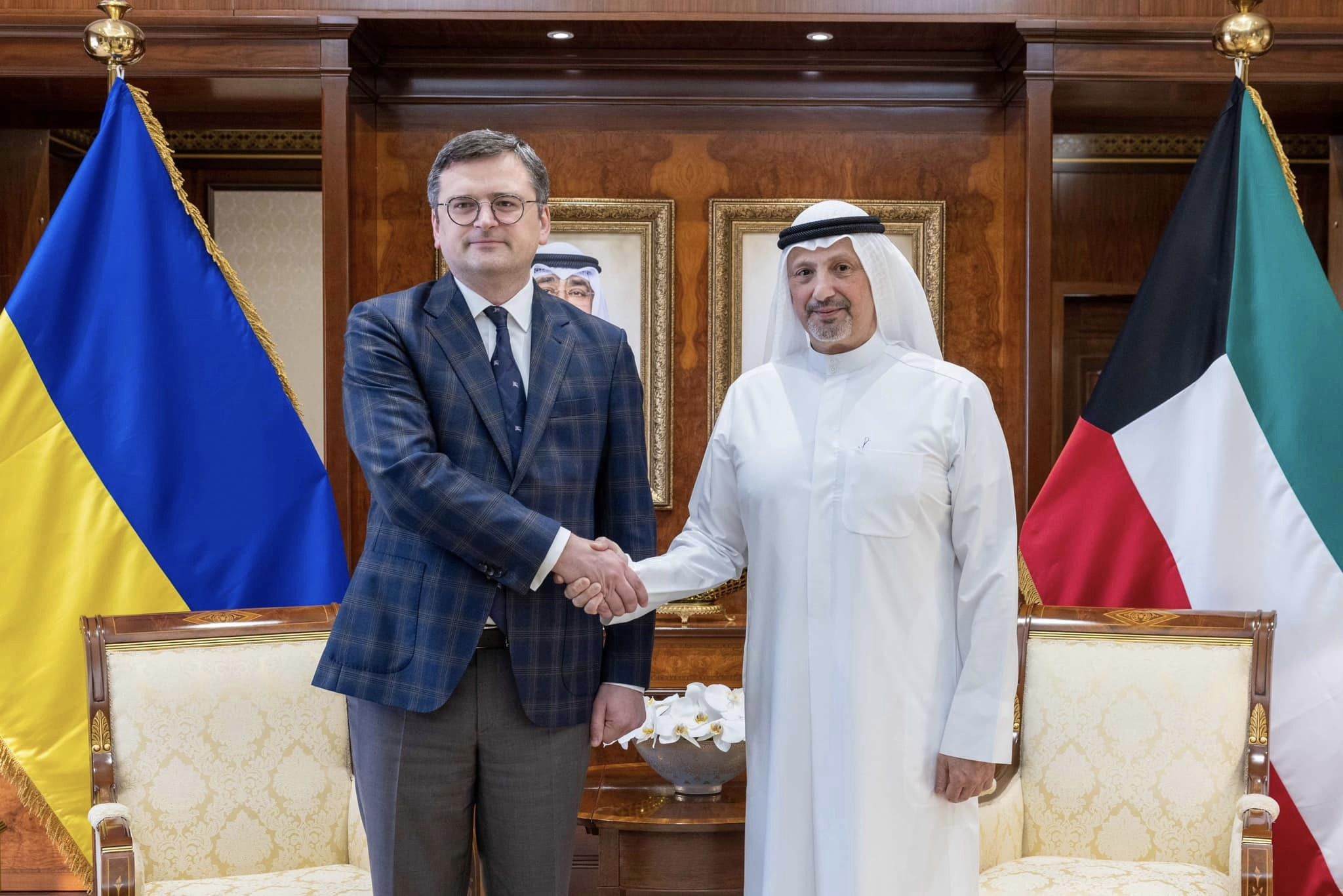 Foreign Minister Dmytro Kuleba visits Kuwait, discusses reconstruction