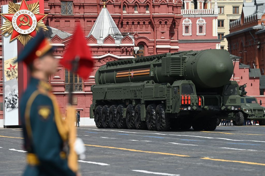 Burkovskyi, Zhovtenko: Going nuclear or mad? Russia pretends both to hide capability gaps