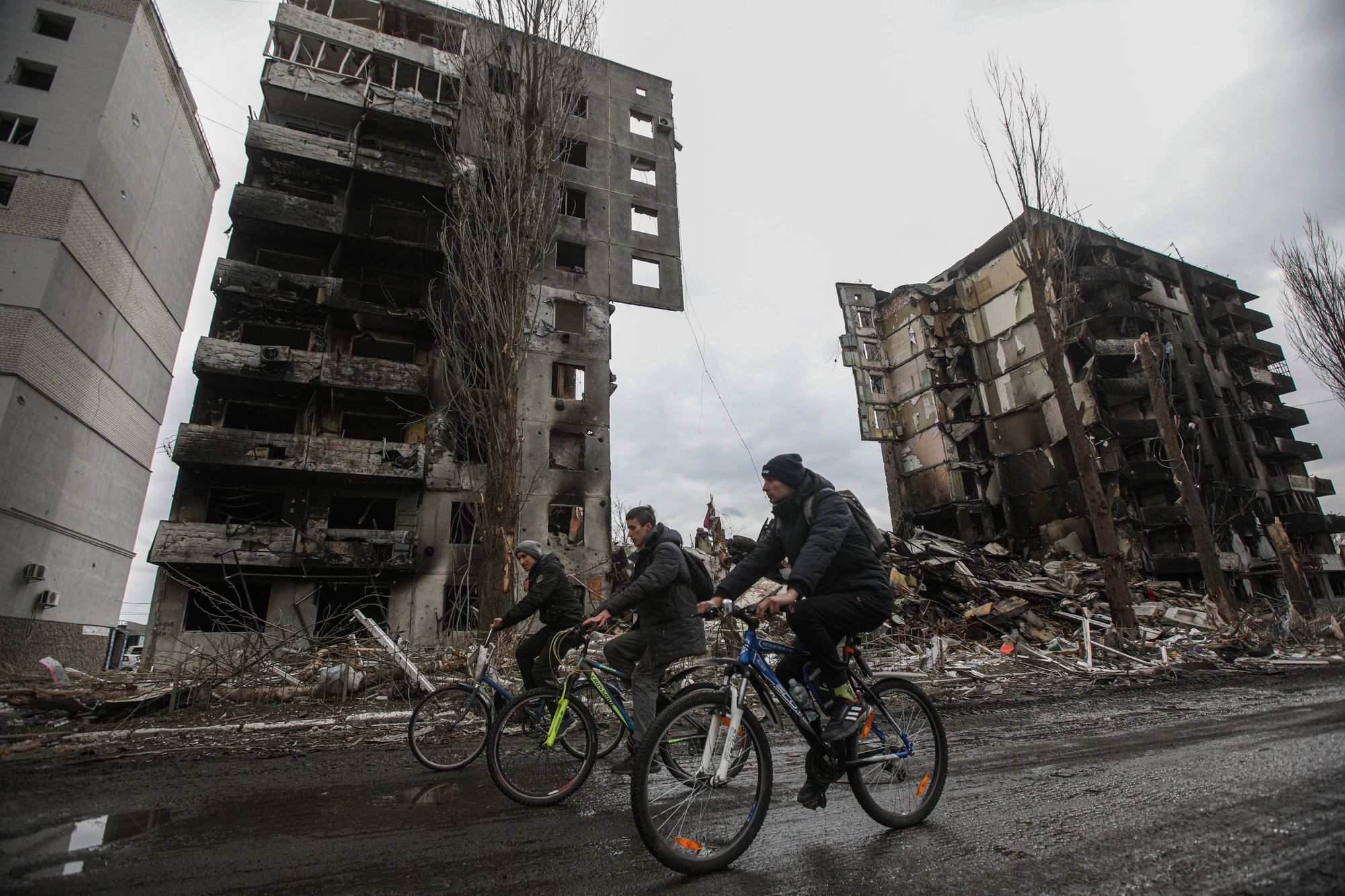 SBU suspects 2 Russian generals of bombing residential houses in Kyiv Oblast town