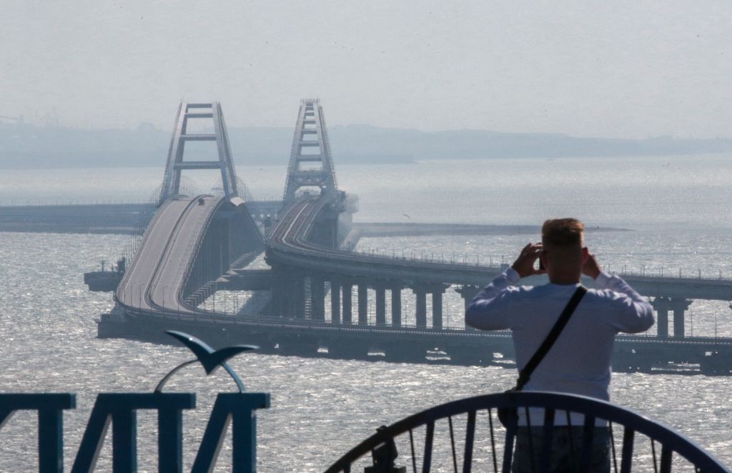 Source: Military intelligence stops traffic on Kerch bridge, collapses accounting systems in Crimea