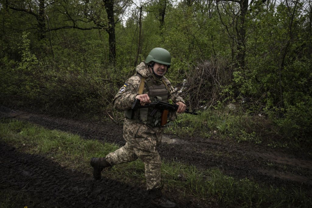 When dying ‘stops being scary’: Worn out Ukrainian soldiers in Donbas hold off Russian assaults