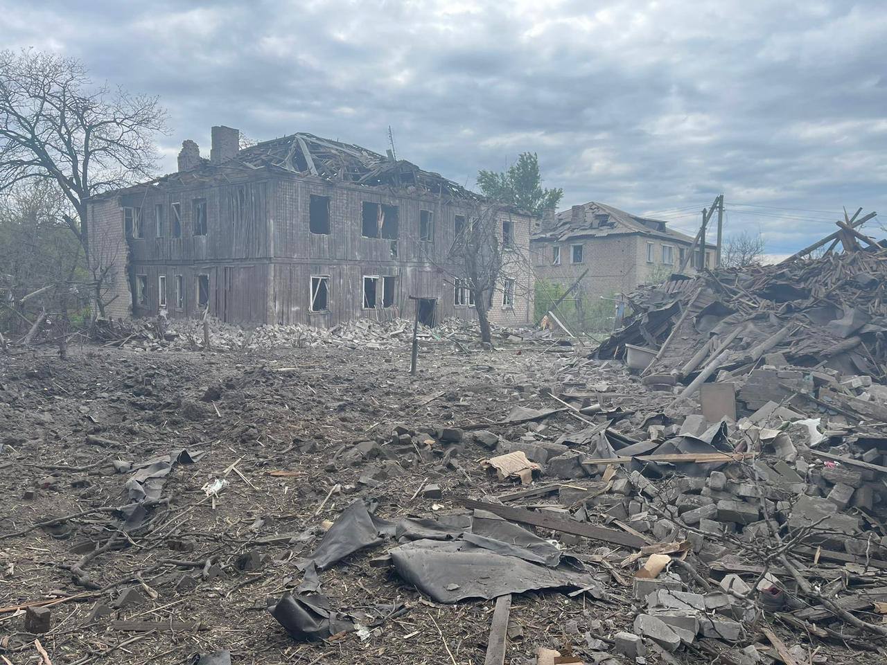 Russian forces shell Donetsk Oblast, injuring at least 6 people