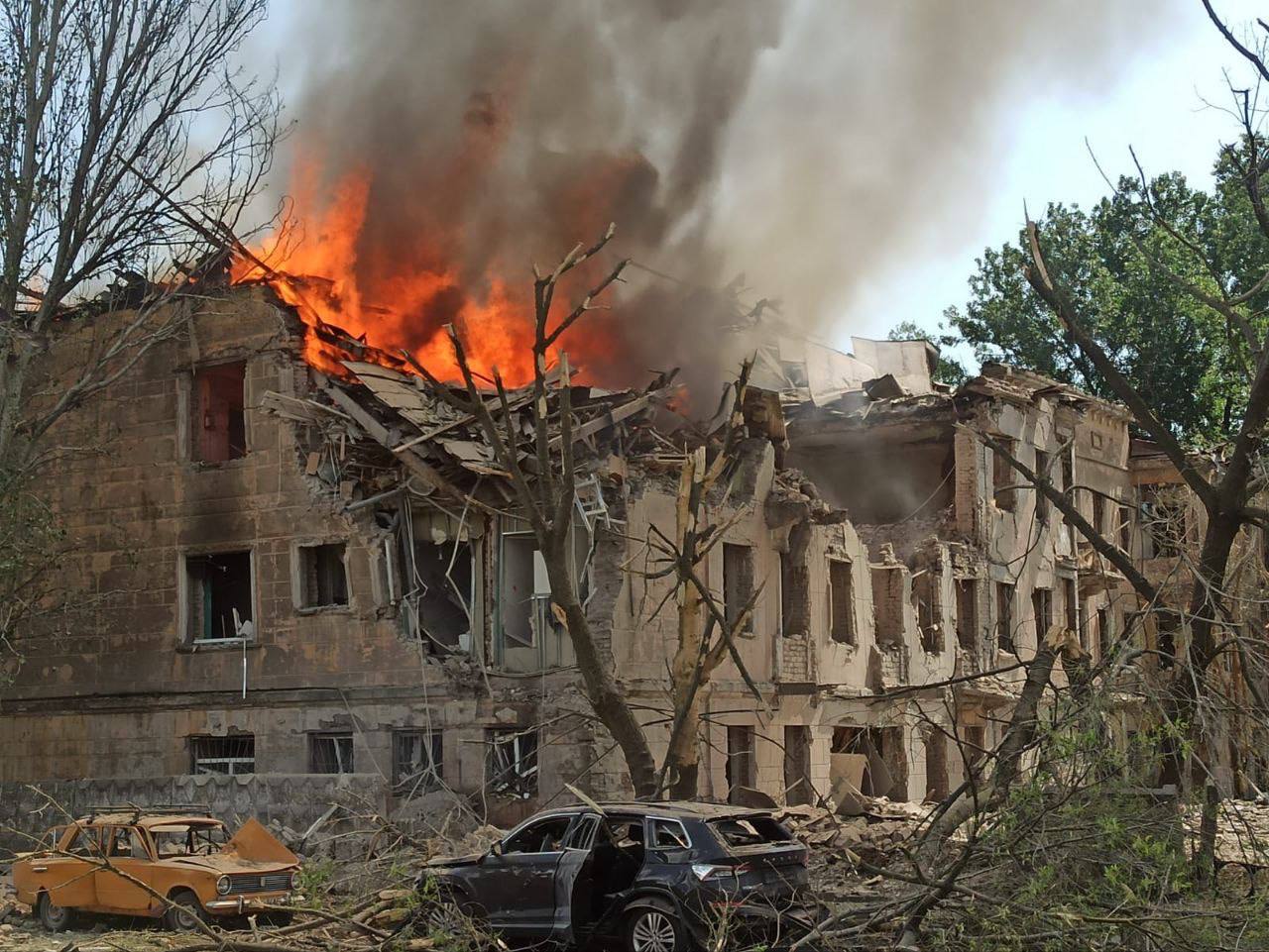 UPDATES: Russian missile strike on Dnipro clinic kills 2, injures 31