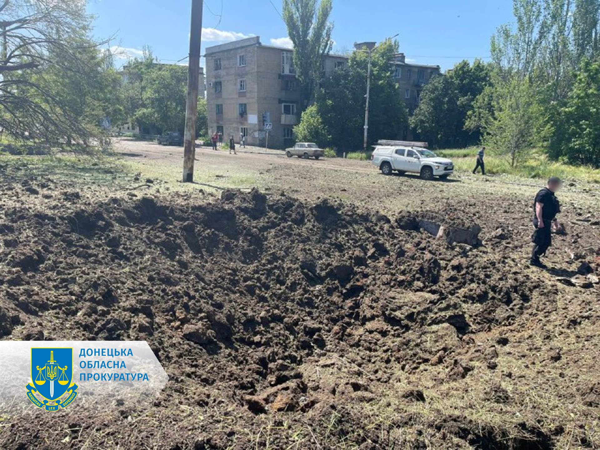Russian forces launch guided bombs at Toretsk city center, injuring 6 people