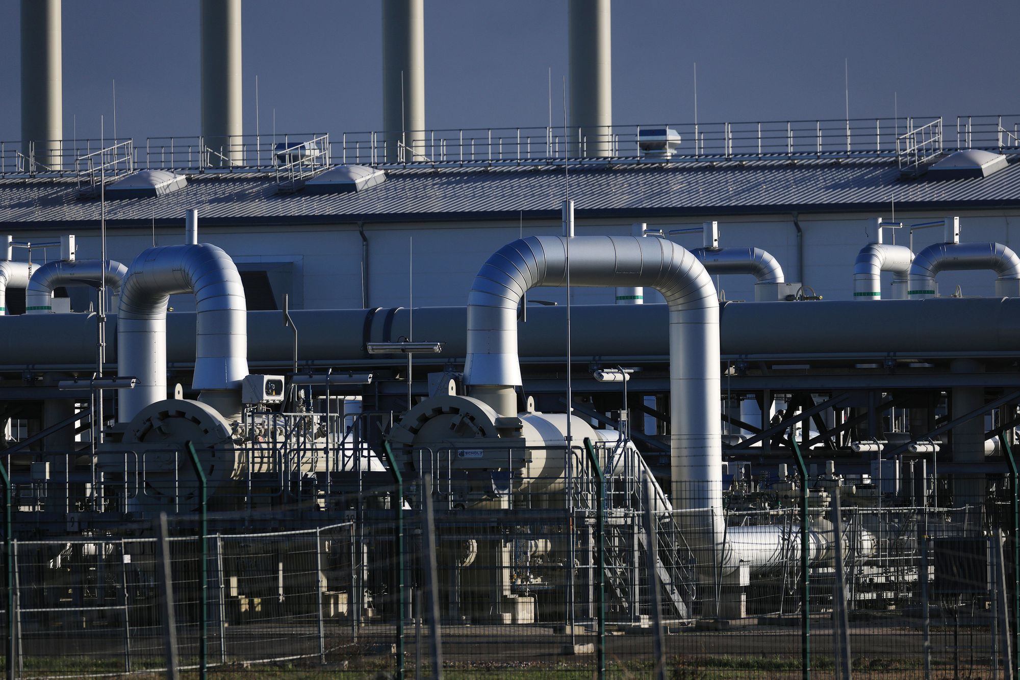 EU debates restarting Russian gas purchases as part of Ukraine peace deal, FT reports