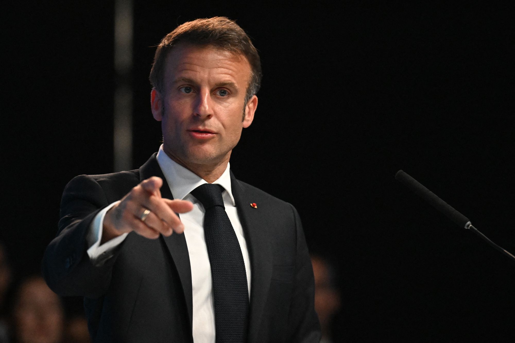 Macron rules out sending French combat troops to Ukraine's front line