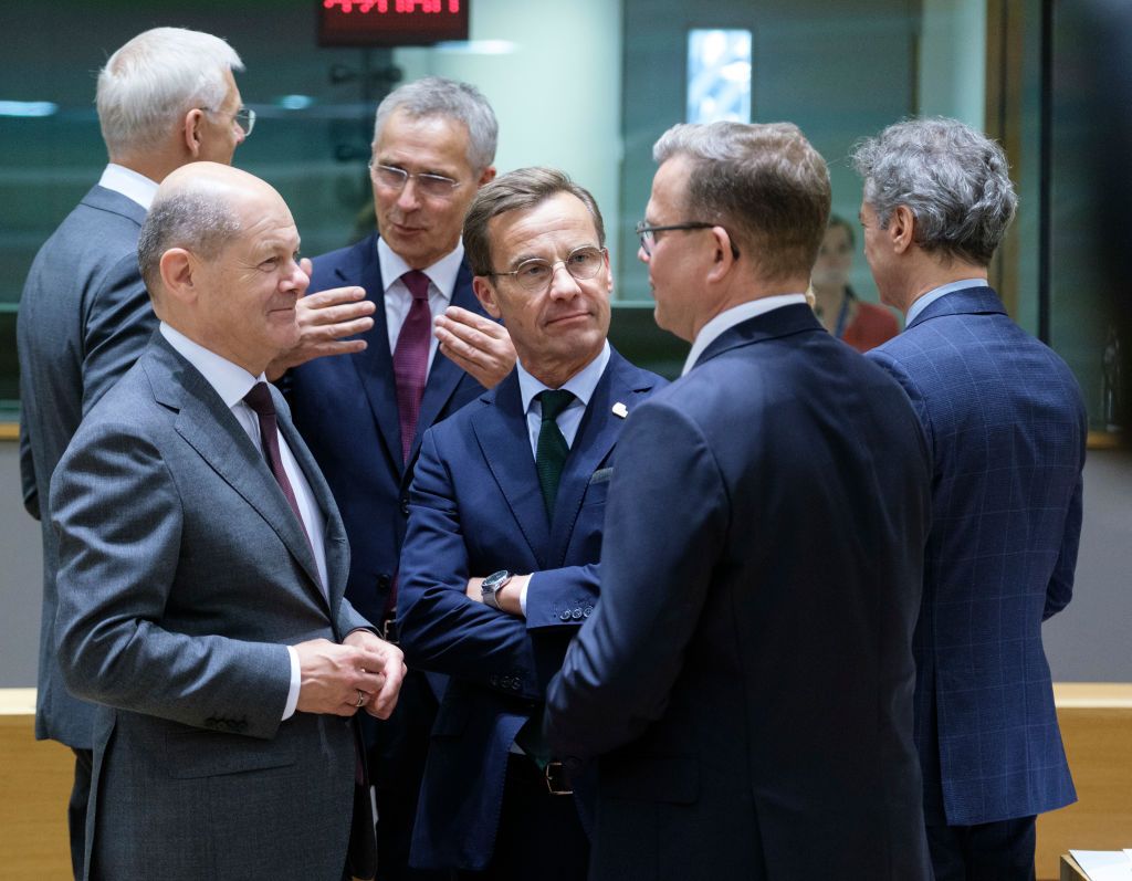 EU leaders pledge to contribute to Ukraine's long-term security guarantees