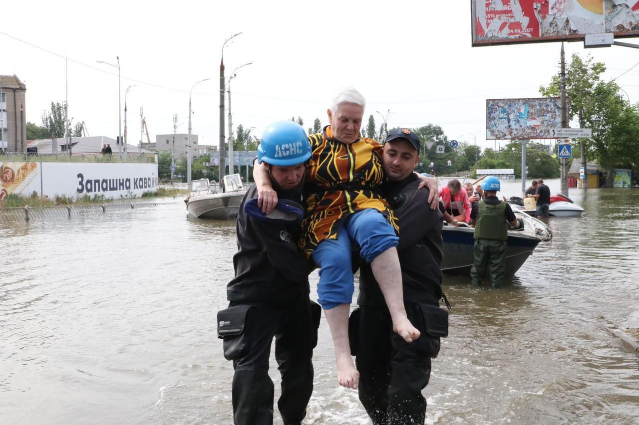 State Emergency Service: 2,339 residents evacuated from Kherson Oblast
