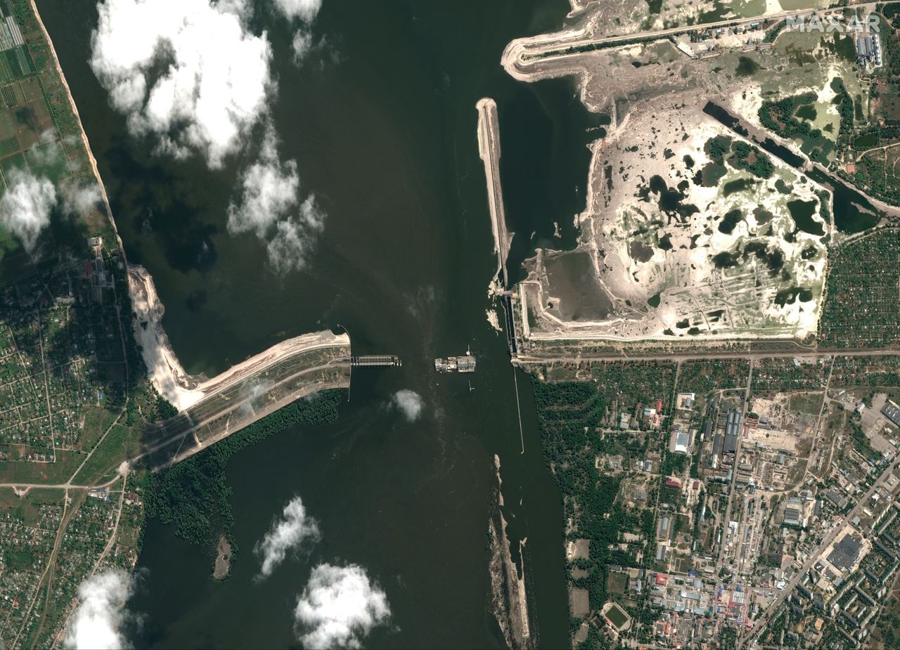 Maxar publishes updated satellite imagery of Kakhovka dam destruction