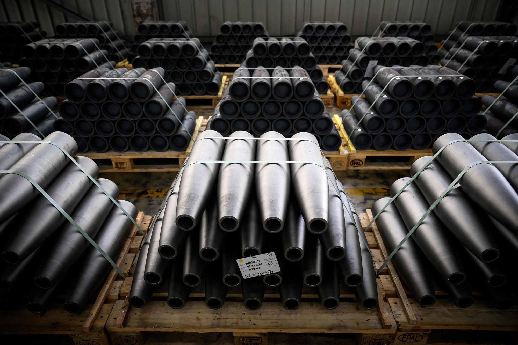 Germany procures more artillery shells for Ukraine