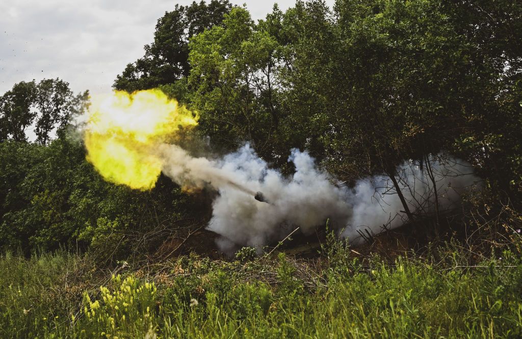 Military: Ukrainian forces advancing near Bakhmut