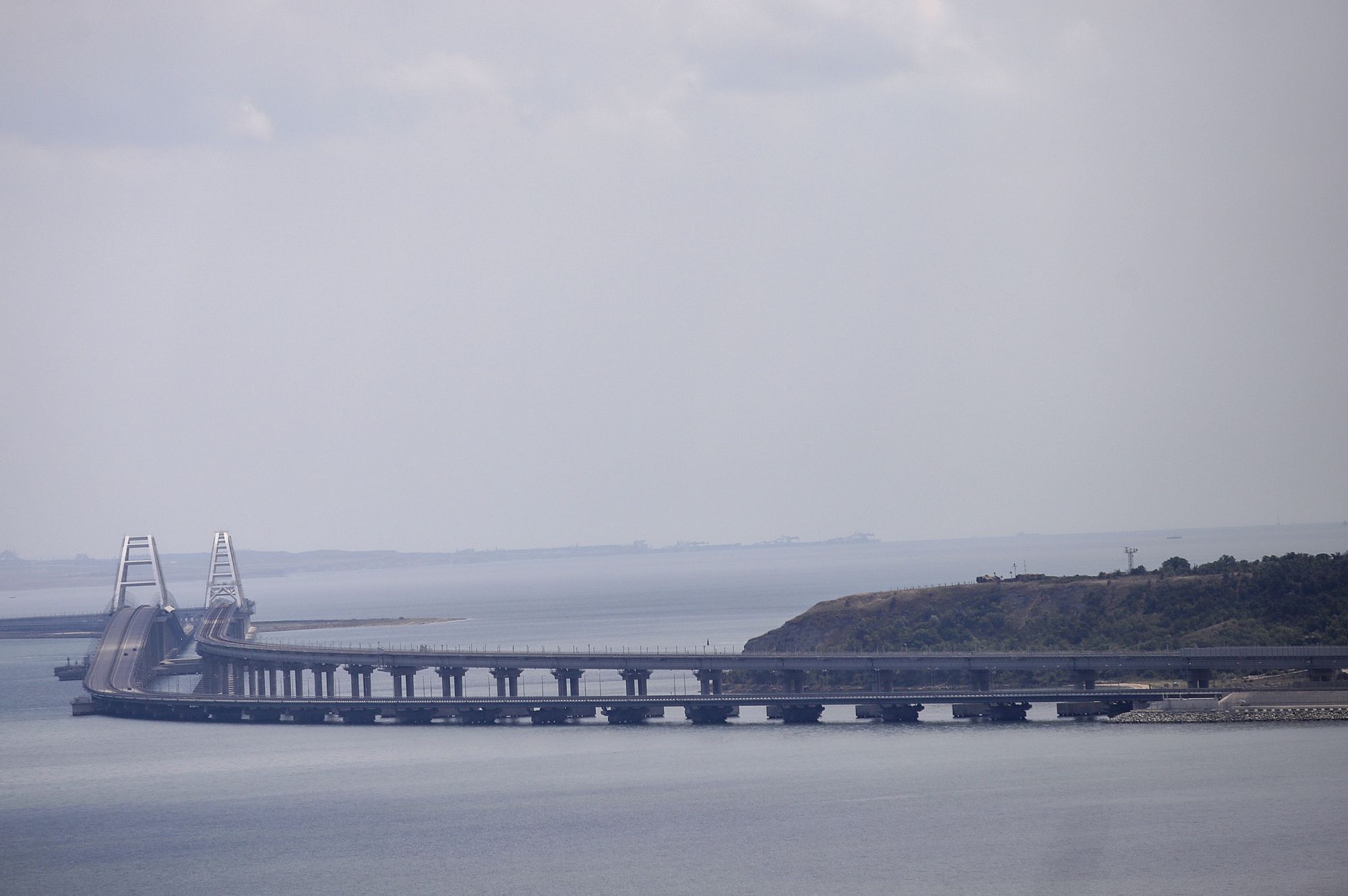 Military intelligence: Russia sinking ferries in attempt to protect Crimean Bridge