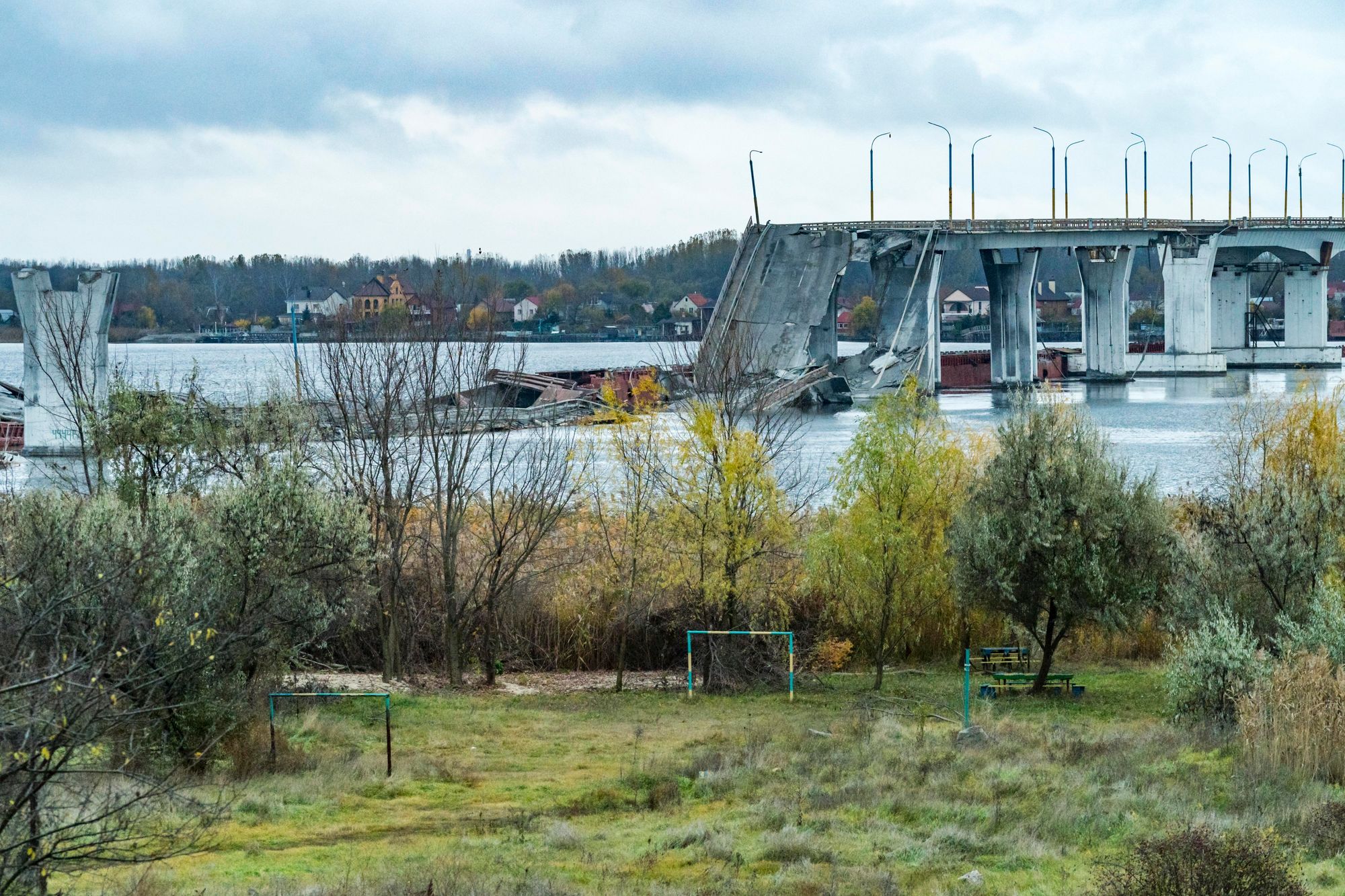 Ukraine war latest: Russia admits Ukrainian troops operate on Dnipro River's occupied east bank