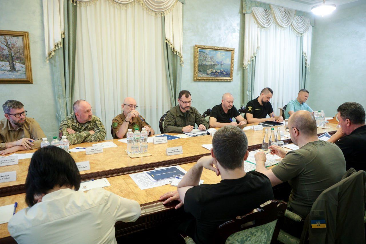 PM Denys Shmyhal meets defense and security heads to discuss military reforms.