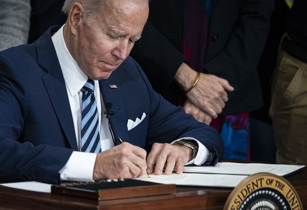 Biden signs order limiting US investments in Chinese technology