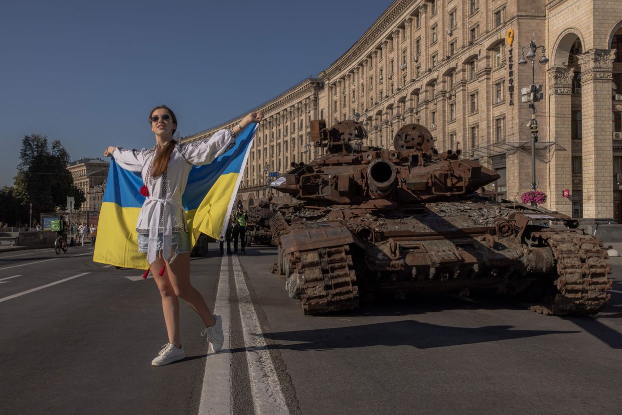 Kyiv, Moscow's opposing attitudes toward Soviet past shape two different  futures