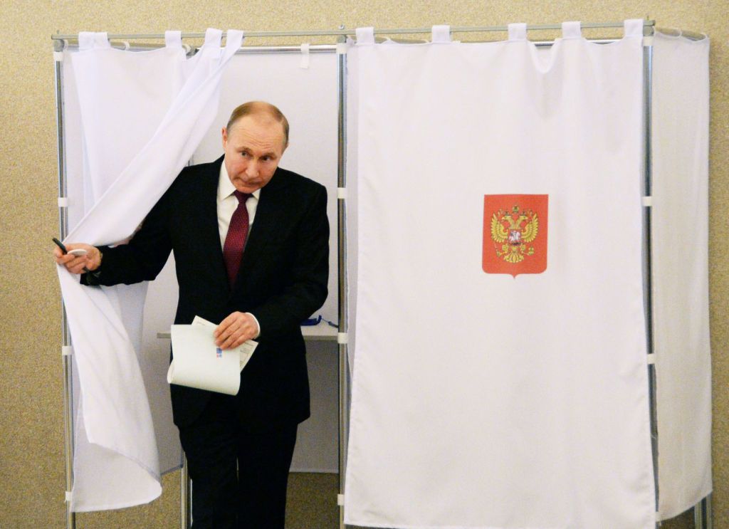 Ukrainian intelligence 'hacking Russian online voting systems'