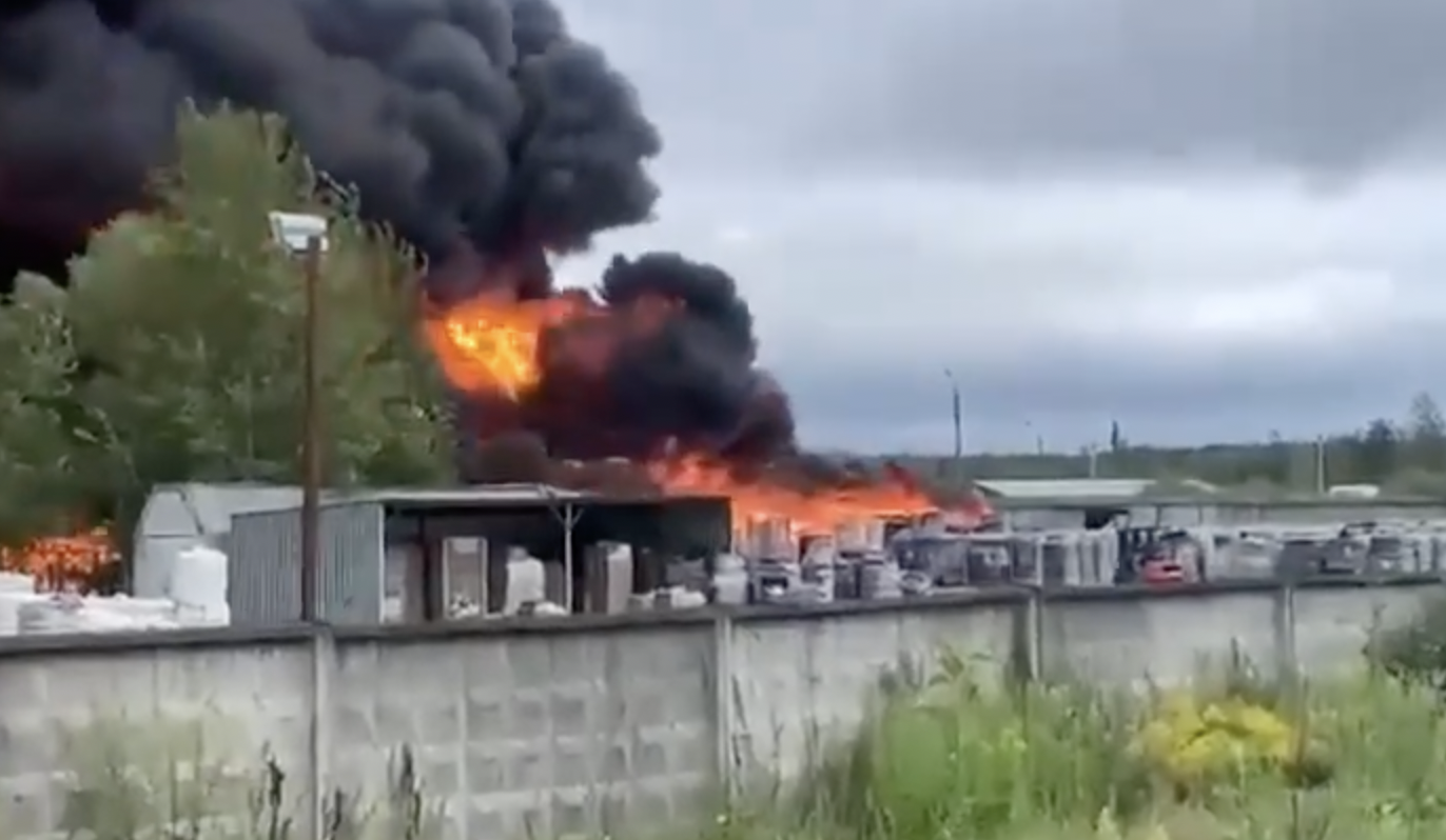 Russian media: Massive fire breaks out at warehouse near Moscow