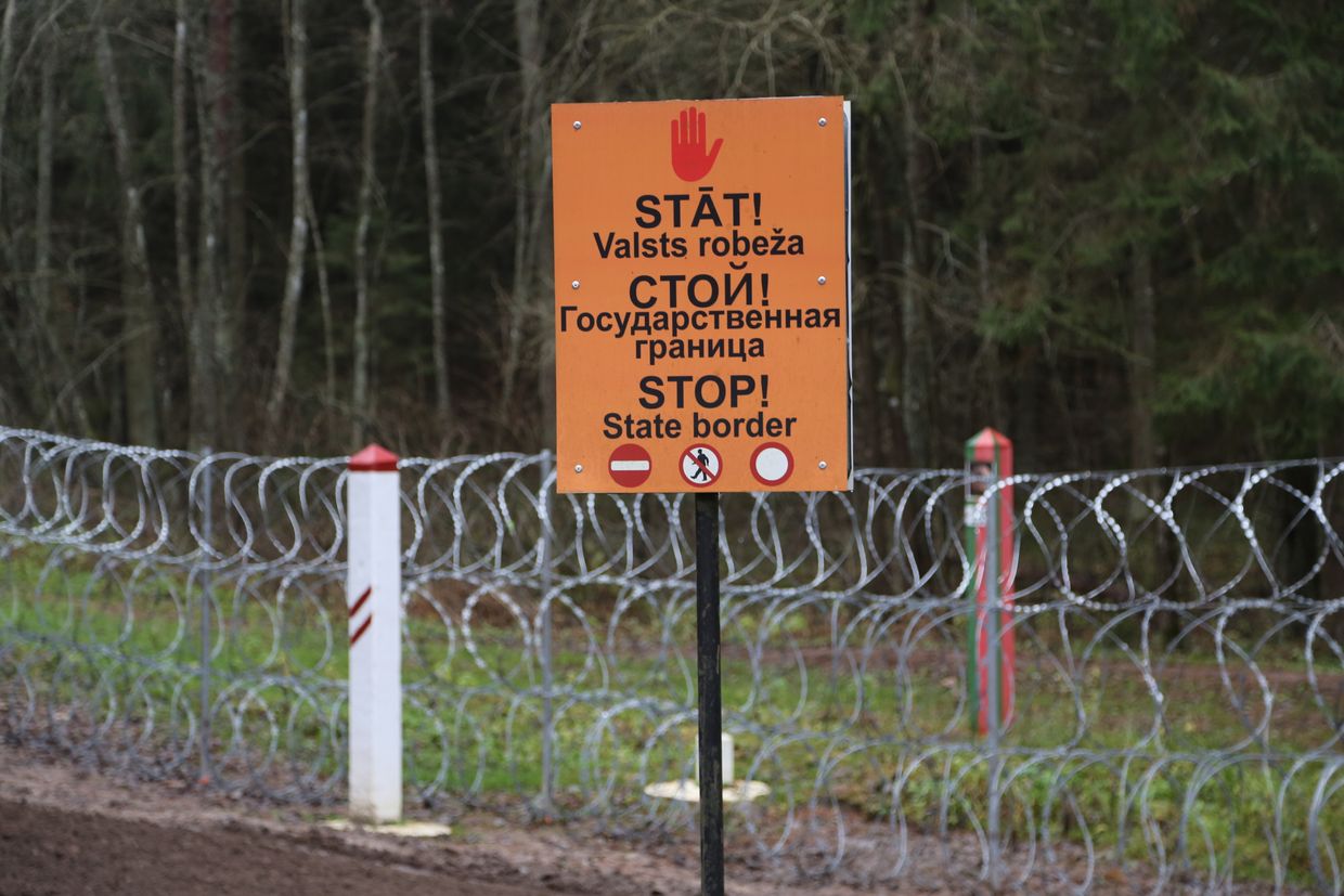 Media: Latvia starts digging anti-tank ditch near border with Russia