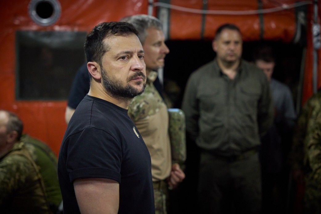 Zelensky visits front lines in Donetsk, Zaporizhzhia oblasts