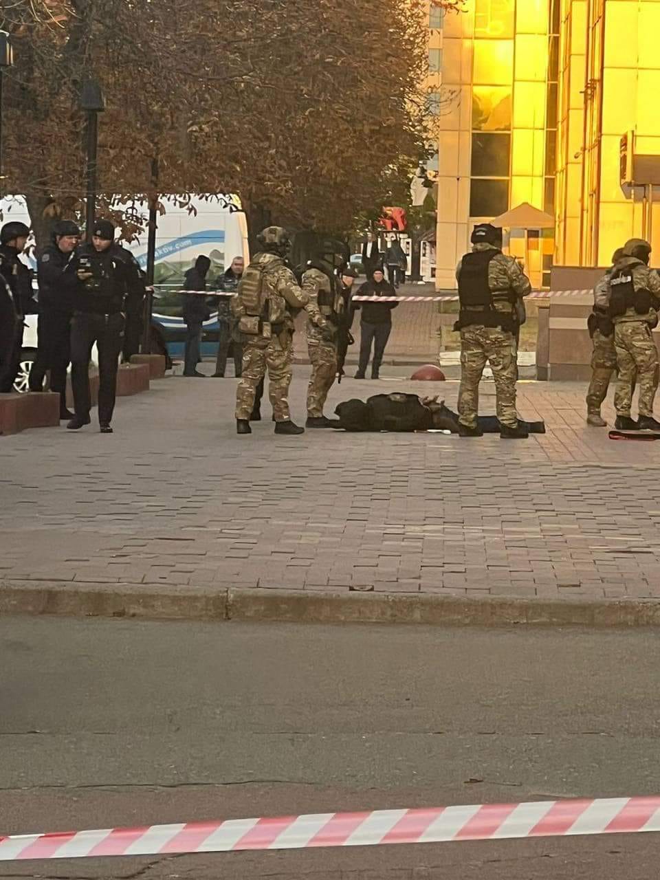 Police: Man arrested after firing shots, attempting to take over Kyiv business center