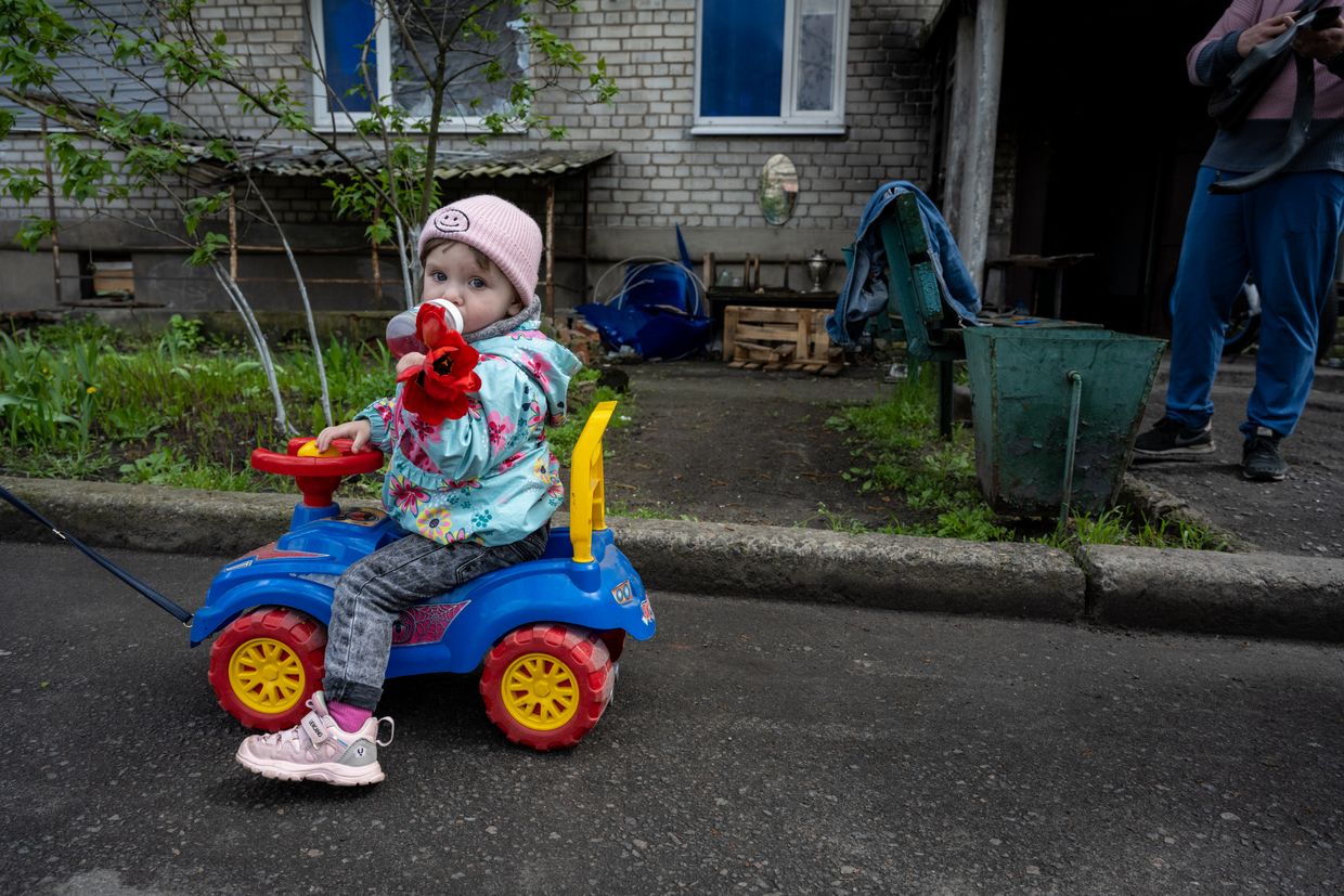 Ukraine evacuates children from 8 Donetsk Oblast settlements