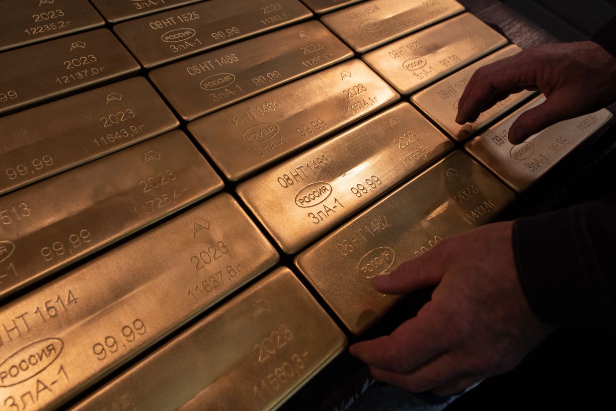 UK sanctions illicit gold trade, says it funds Russia's war