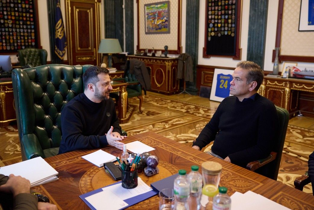 Zelensky meets with Fox Corporation CEO Lachlan Murdoch in Kyiv