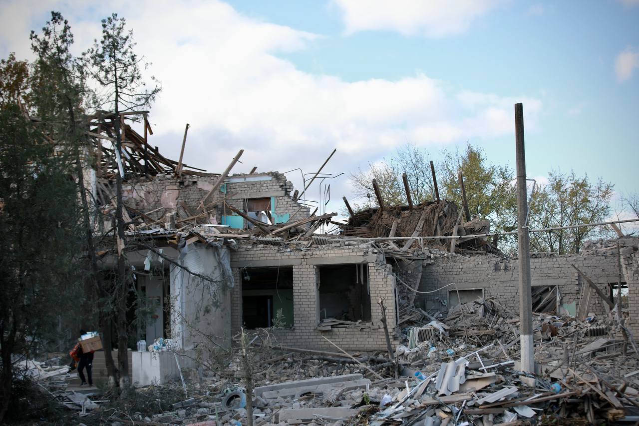 Russia attacks Kherson’s residential area, injuring 1