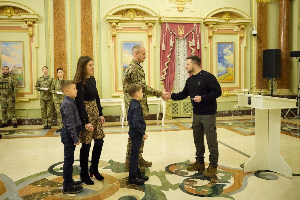 Zelensky: Soldiers awarded Hero of Ukraine title will receive apartments from state