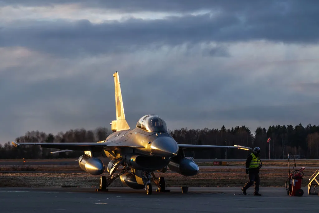 Netherlands to deliver 18 F-16s to Ukraine (kyivindependent.com)