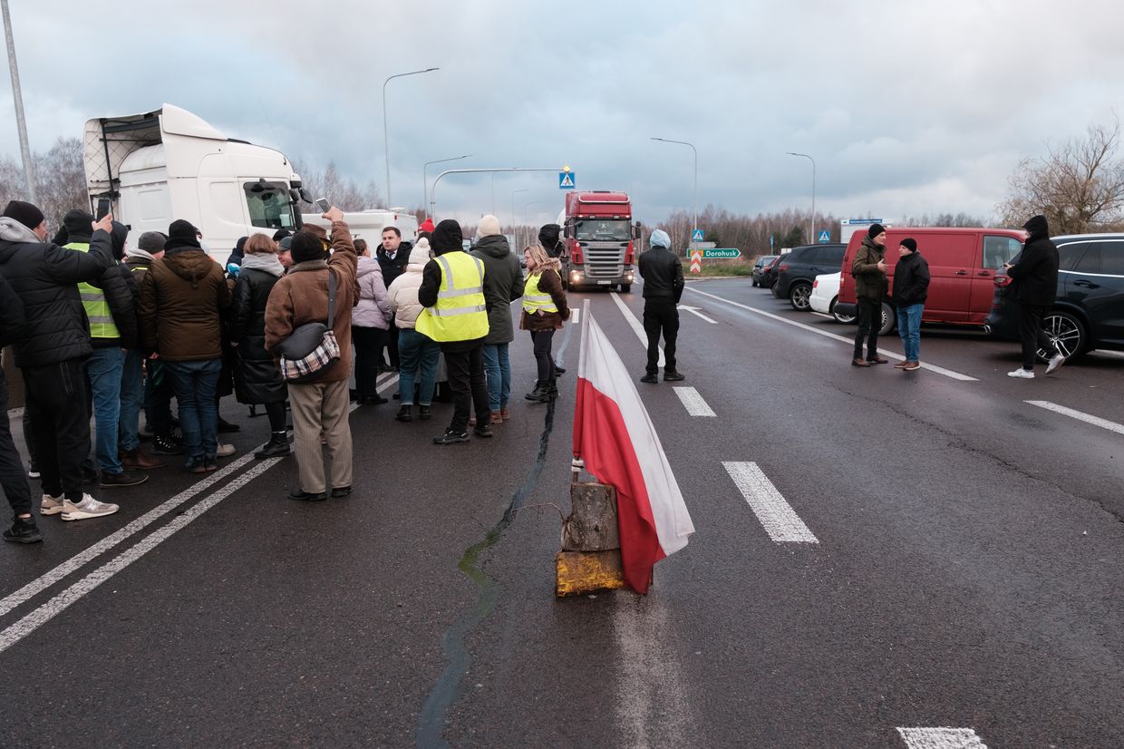 Border Guard: Krakovets border crossing remains open for trucks going to Poland