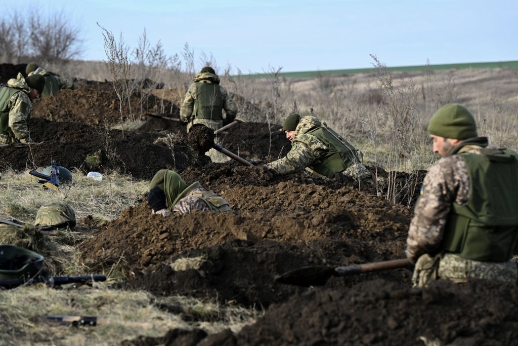 WSJ: Slow progress on Ukraine's fortifications ahead of expected Russian offensive
