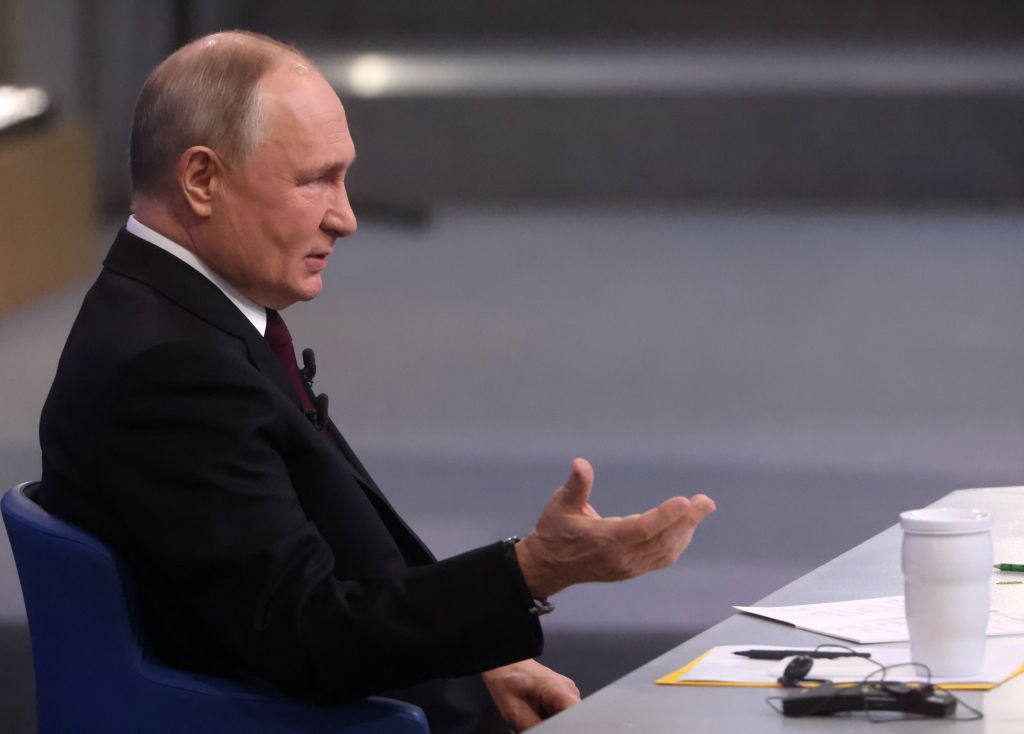 Putin flaunts alleged military successes, claims Russia is doing great