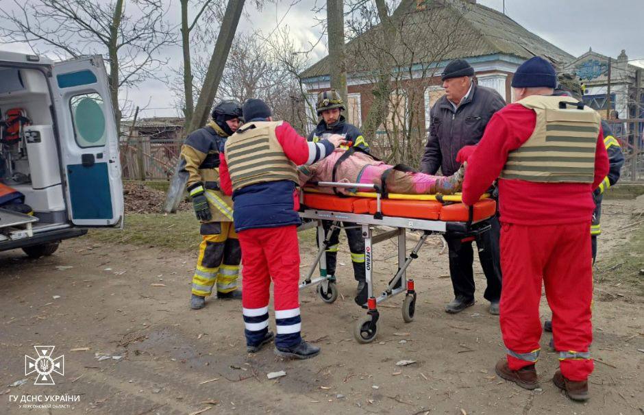 Russian attacks injure 4, including twin boys, in Kherson Oblast
